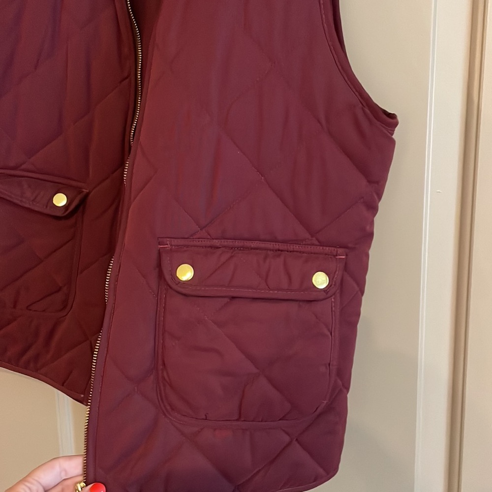 Maroon/garnet tufted vest! Size: L - Picture 2 of 2